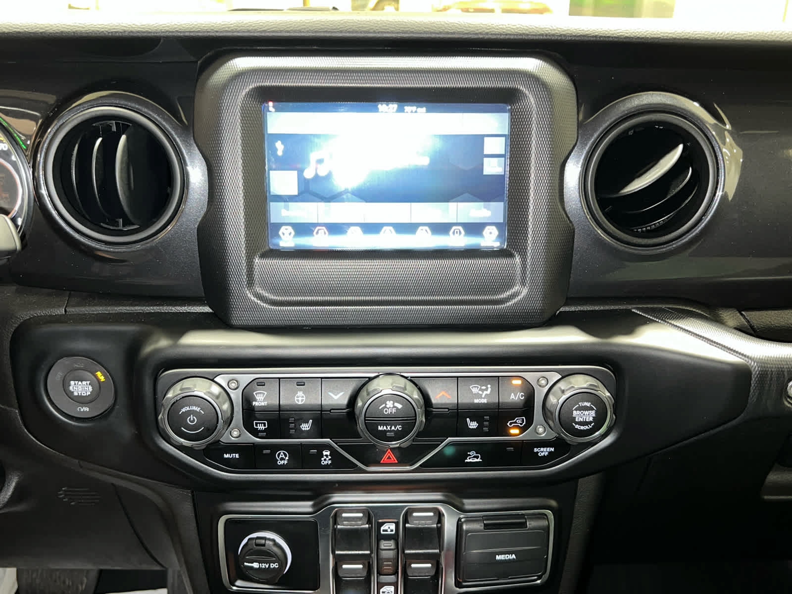 Used 2022 Jeep Wrangler Unlimited Sport AWD/4WD image 26