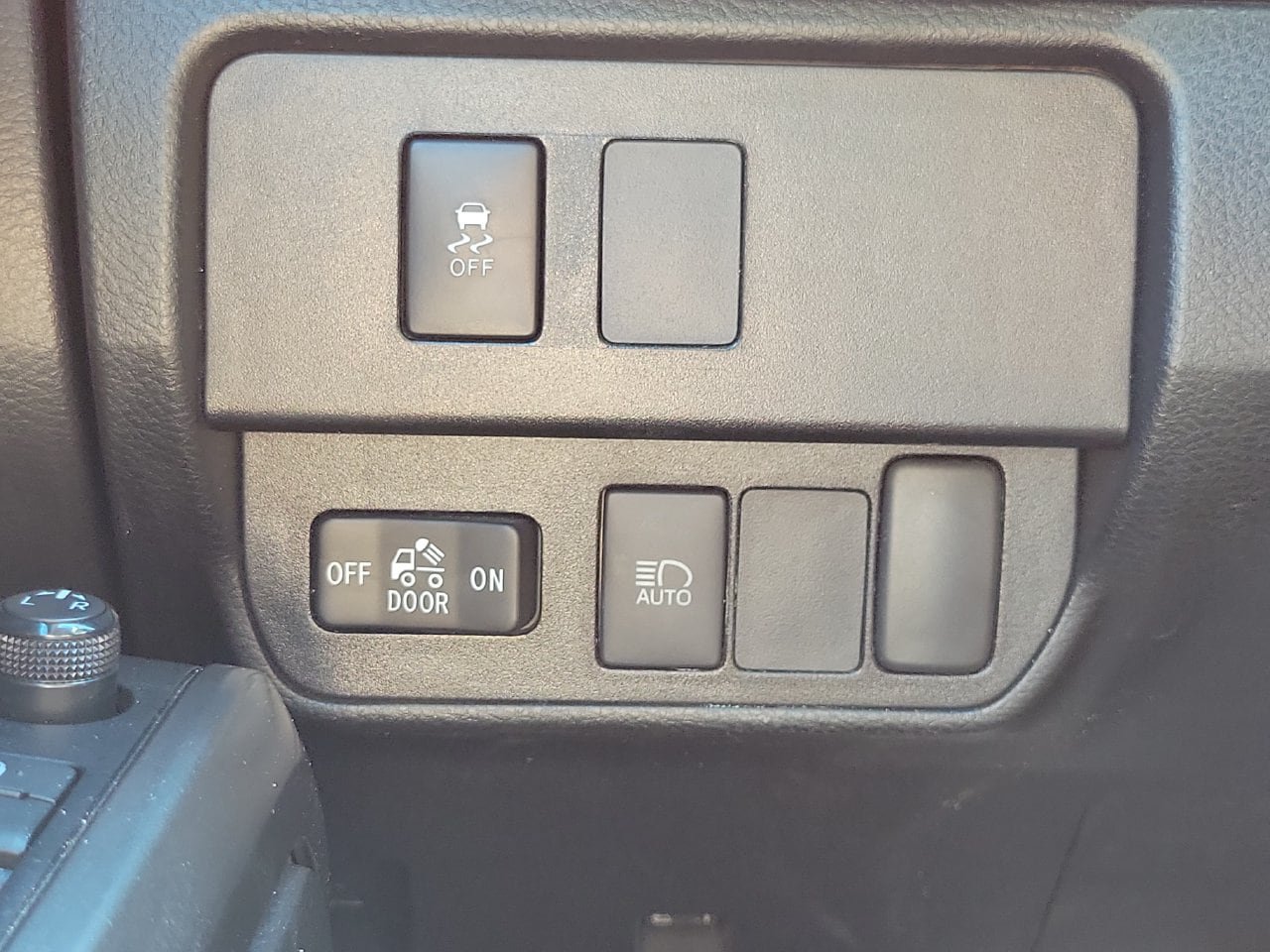 Used 2022 Toyota Tacoma SR5 w/ Technology Package RWD image 28