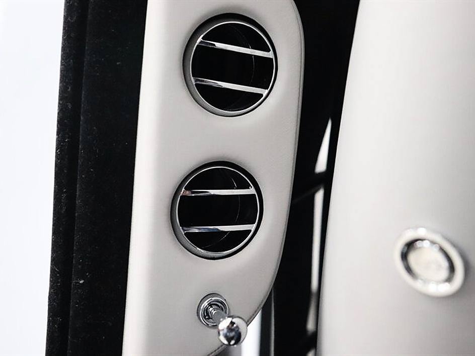 Used 2022 Rolls-Royce Cullinan w/ Cullinan Package AWD/4WD image 37