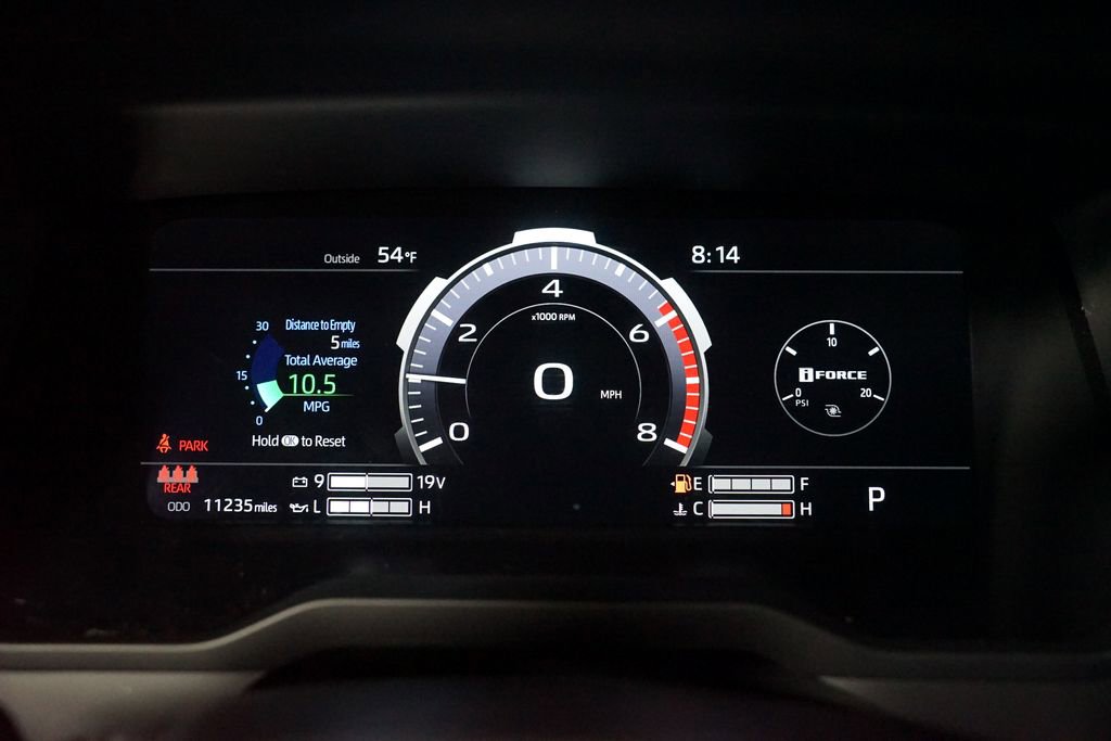 Used 2025 Toyota Tundra Limited AWD/4WD image 17