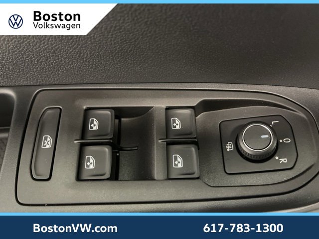 New 2026 Volkswagen Taos SE image 29