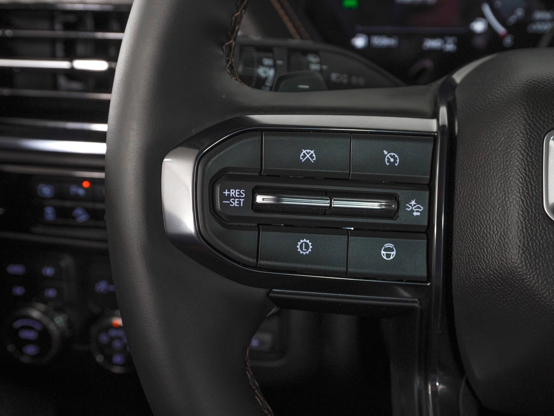 Used 2026 GMC Yukon AT4 w/ AT4 Premium Plus Package image 24