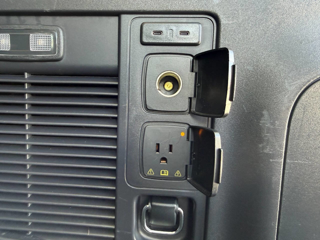 Used 2025 Ford Expedition Max Platinum image 36