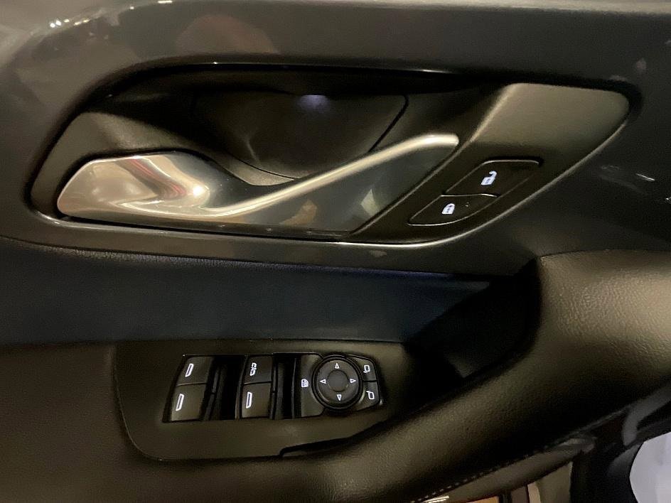 Used 2023 Chevrolet Blazer RS image 32