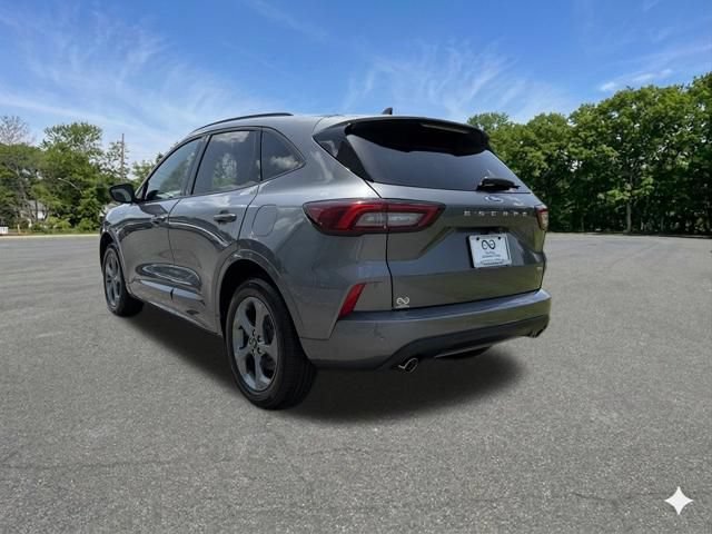 Used 2024 Ford Escape ST-Line w/ Tech Pack #1 AWD/4WD image 6