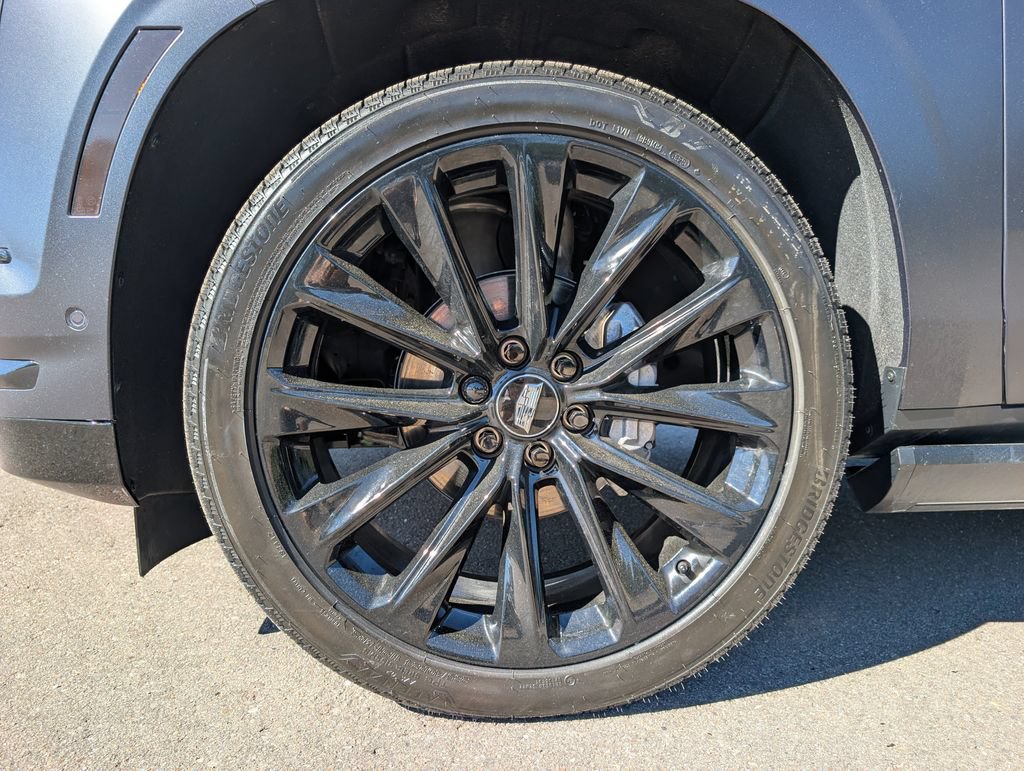 Certified 2026 Cadillac Escalade ESV Platinum Sport w/ LPO, ONYX Package AWD/4WD image 10