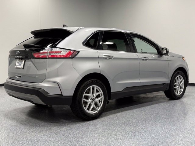 Used 2024 Ford Edge SEL AWD/4WD image 11