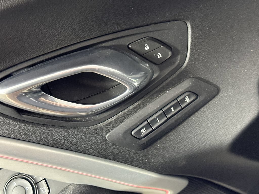 Used 2018 Chevrolet Camaro SS RWD image 21