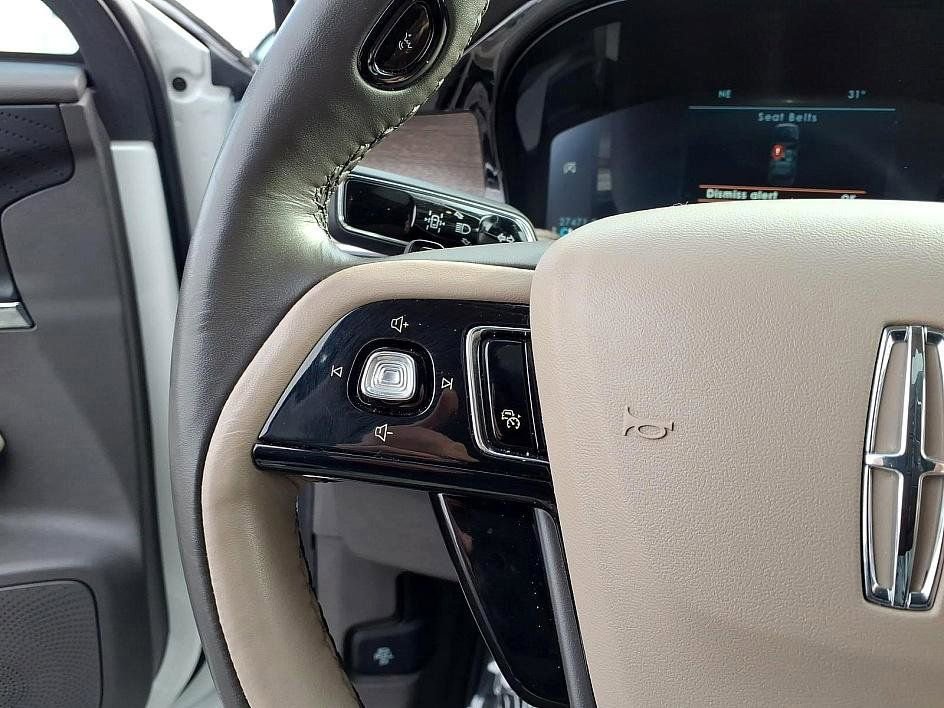 Used 2023 Lincoln Corsair Reserve w/ Equipment Group 201A image 24