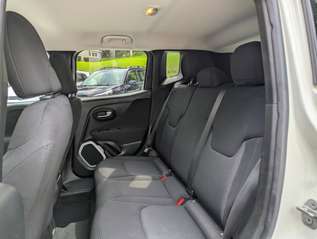 Used 2019 Jeep Renegade Sport w/ Sport Appearance Group AWD/4WD image 7