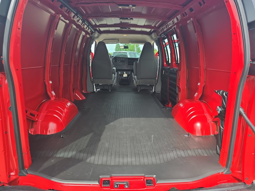 New 2026 GMC Savana 2500 w/ Driver Convenience Package RWD image 12