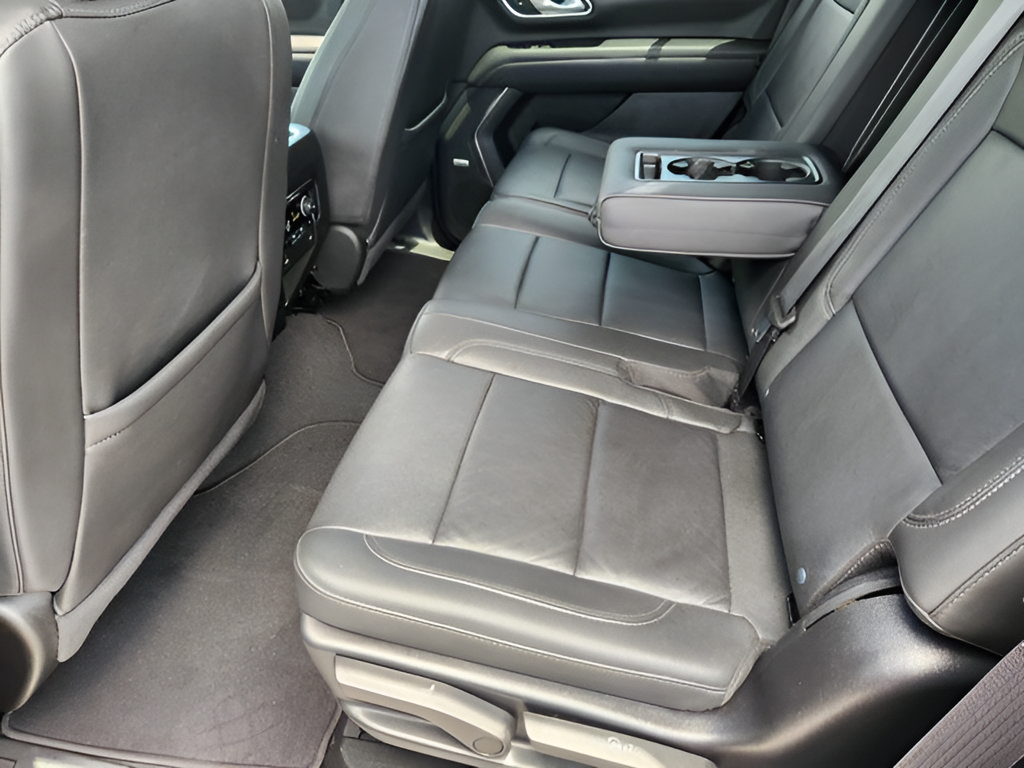 Used 2024 Chevrolet Tahoe Z71 w/ Luxury Package AWD/4WD image 35