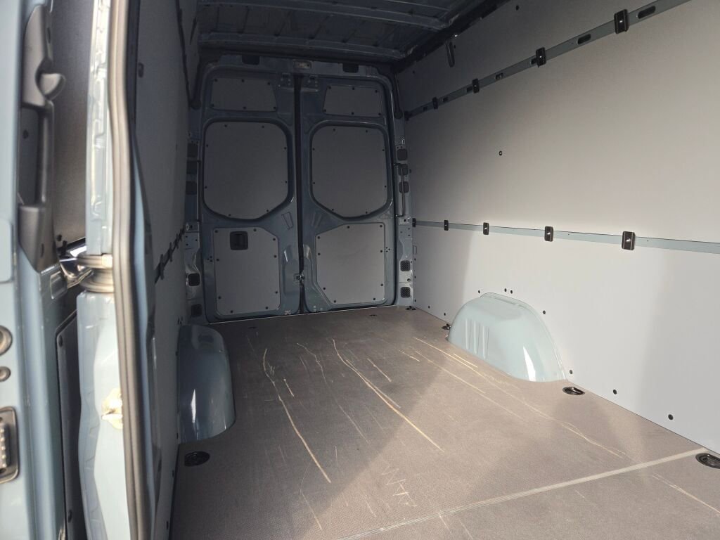 Used 2023 Mercedes-Benz Sprinter 2500 image 12