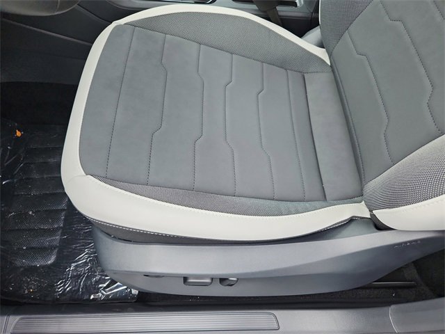 New 2025 Volkswagen Taos SE image 30