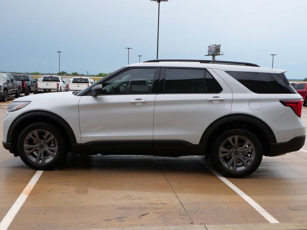 New 2026 Ford Explorer Active w/ Active Comfort Package AWD/4WD image 3