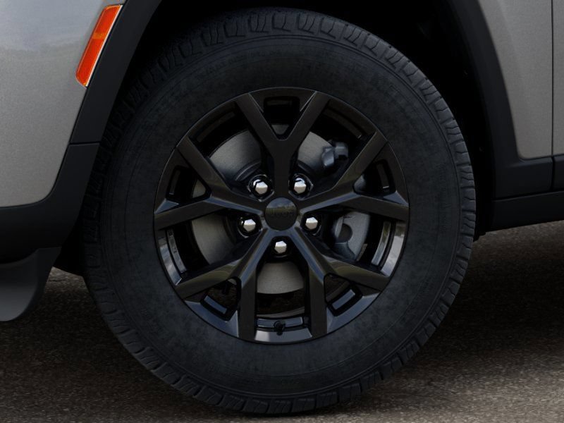 New 2026 Jeep Grand Cherokee Altitude RWD image 8