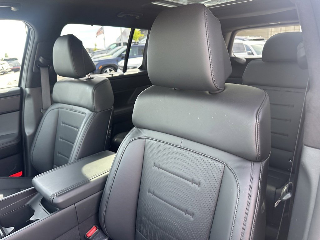 Used 2024 Hyundai Santa Fe Calligraphy image 12