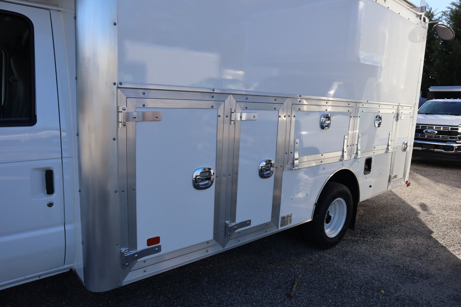 New 2026 Ford E-450 and Econoline 450 Super Duty w/ Power Equipment Group RWD image 8