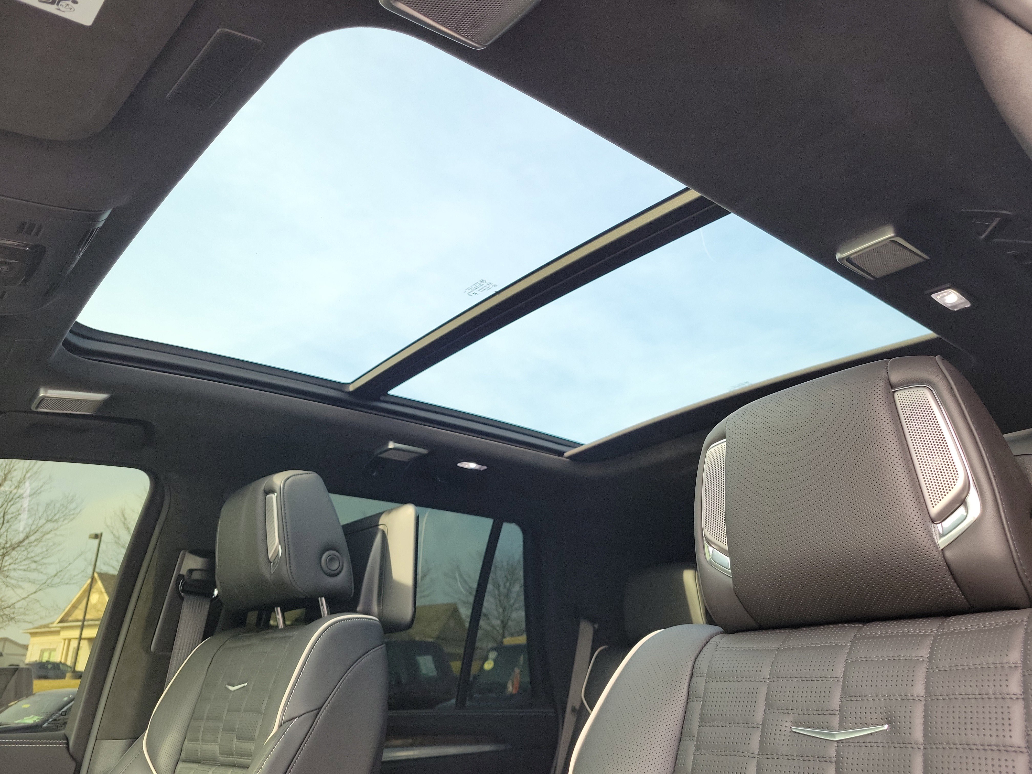 Used 2025 Cadillac Escalade Sport Platinum w/ LPO, ONYX Package image 19