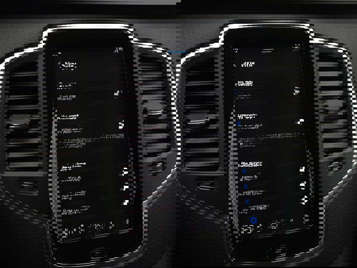 Used 2024 Volvo XC90 B5 Core w/ Climate Package image 43