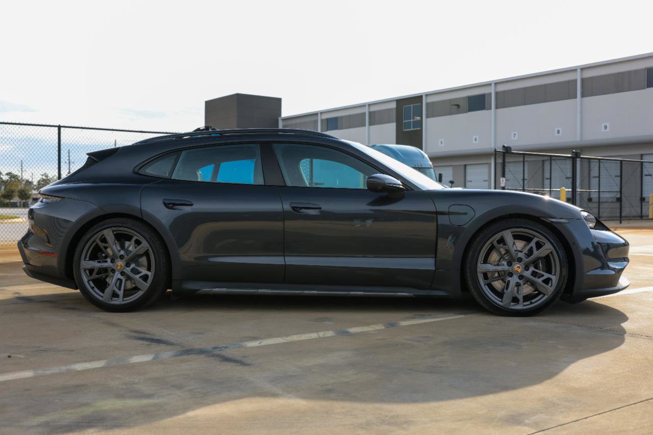 Used 2023 Porsche Taycan 4S AWD/4WD image 15