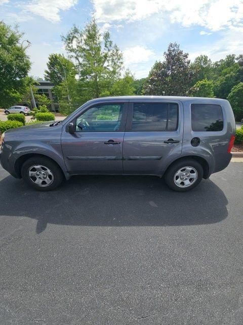 Used 2015 Honda Pilot LX image 2