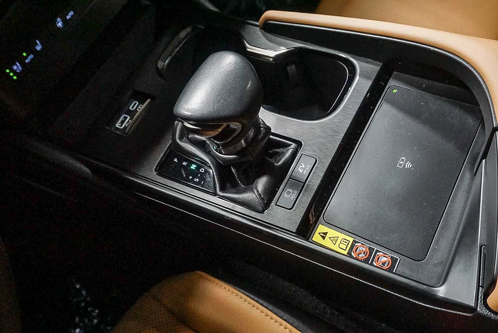 Used 2025 Lexus ES 300h w/ Premium Package image 23