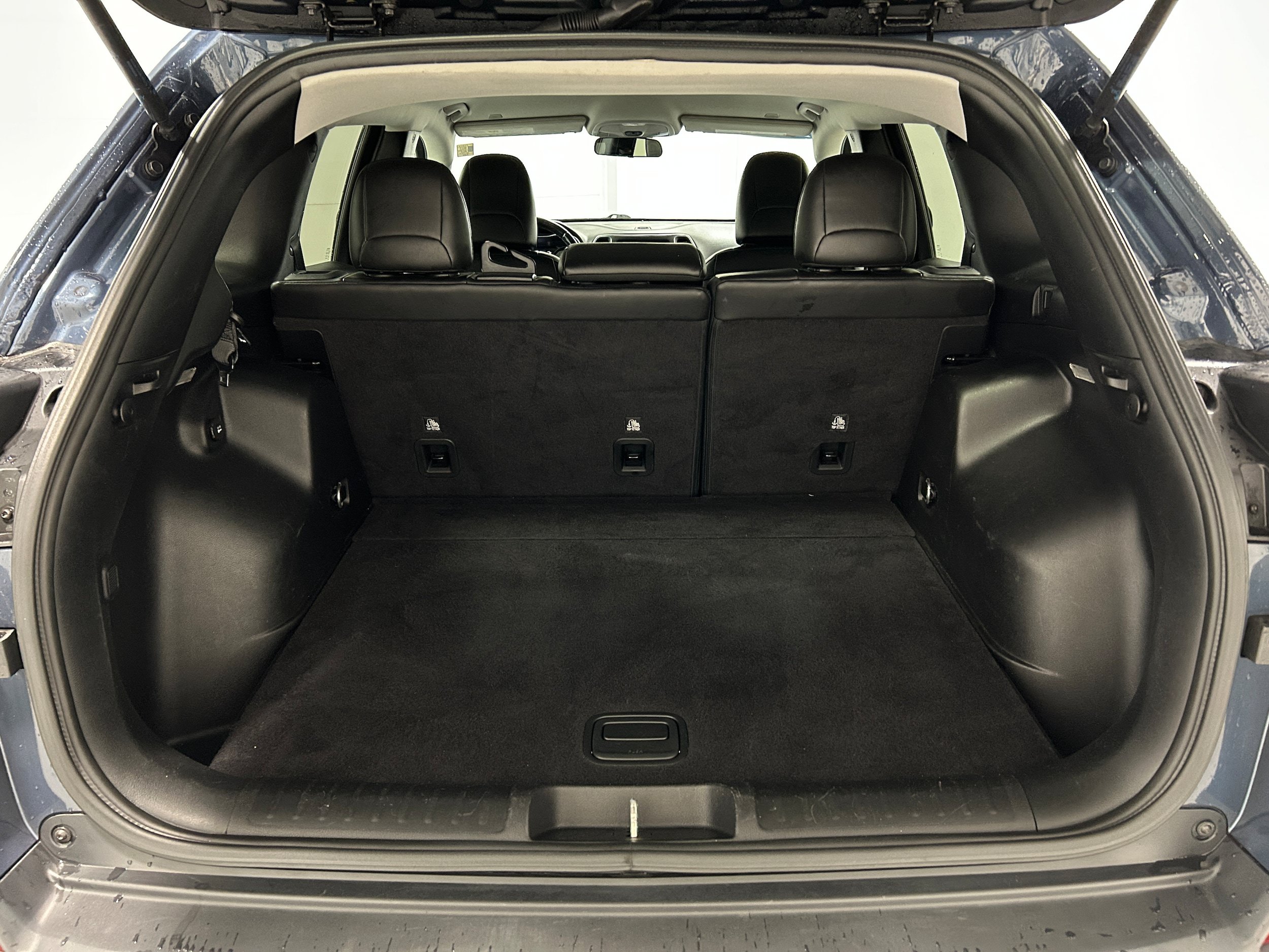 Used 2019 Jeep Cherokee Latitude Plus AWD/4WD image 34