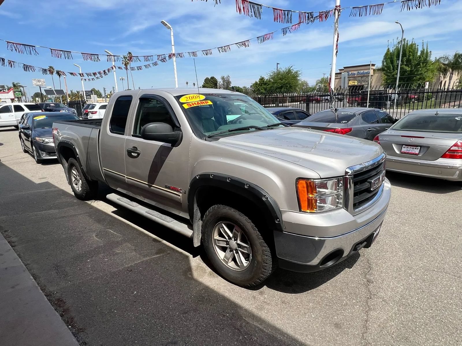 Used 2008 GMC Sierra 1500 SLE w/ SLE1 Preferred Package AWD/4WD image 3
