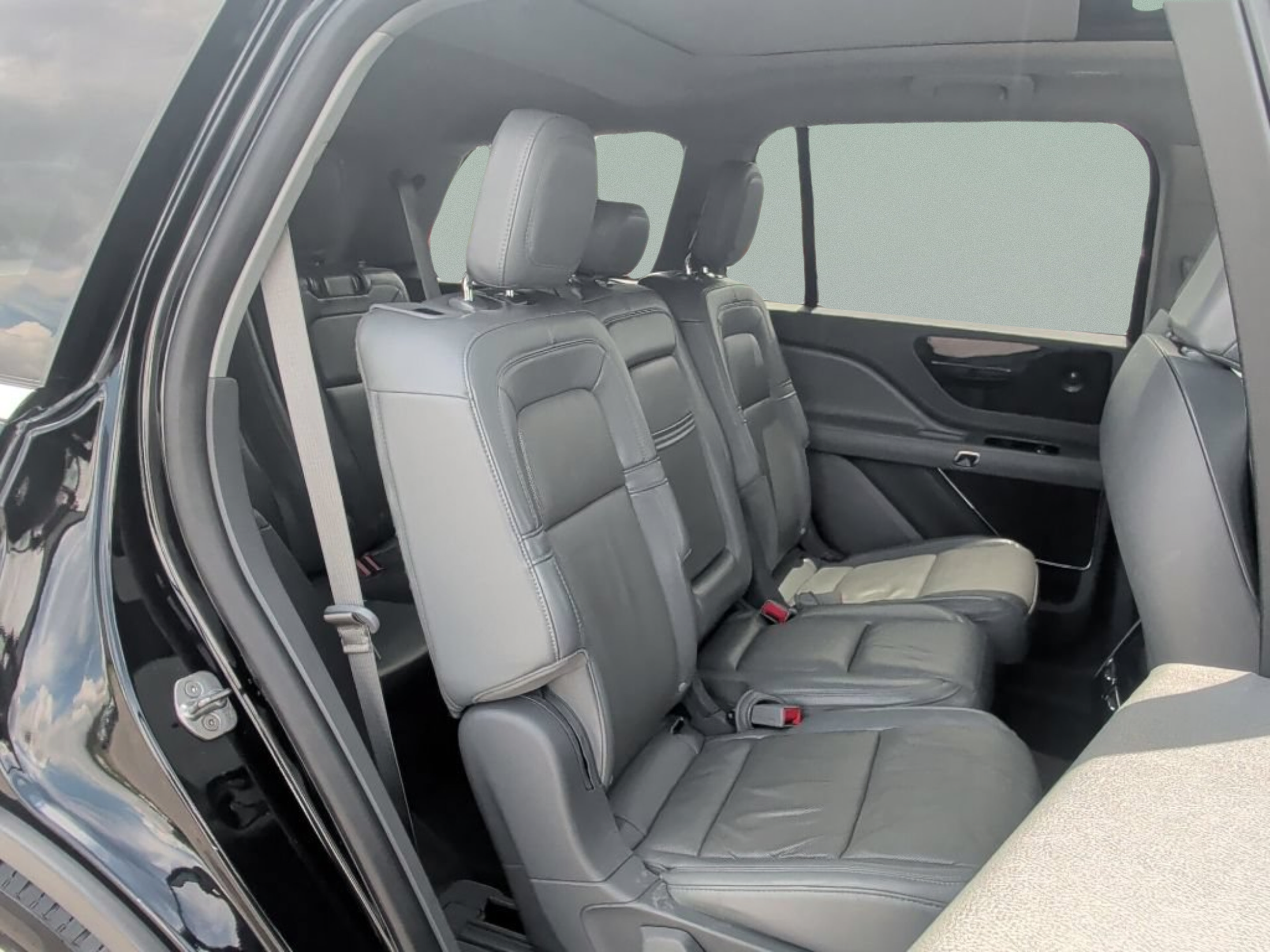 Used 2021 Lincoln Aviator Reserve w/ Elements Package Plus RWD image 39