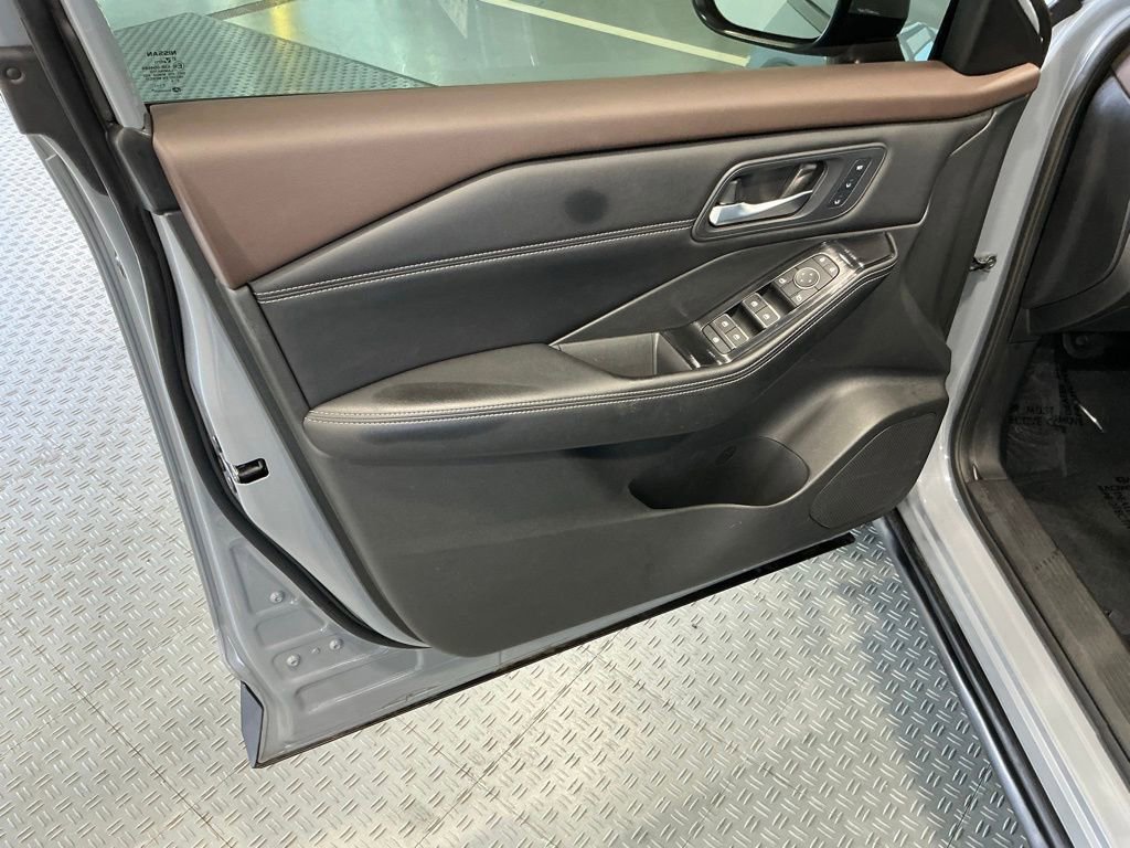 Used 2023 Nissan Rogue SL w/ SL Premium Package AWD/4WD image 38