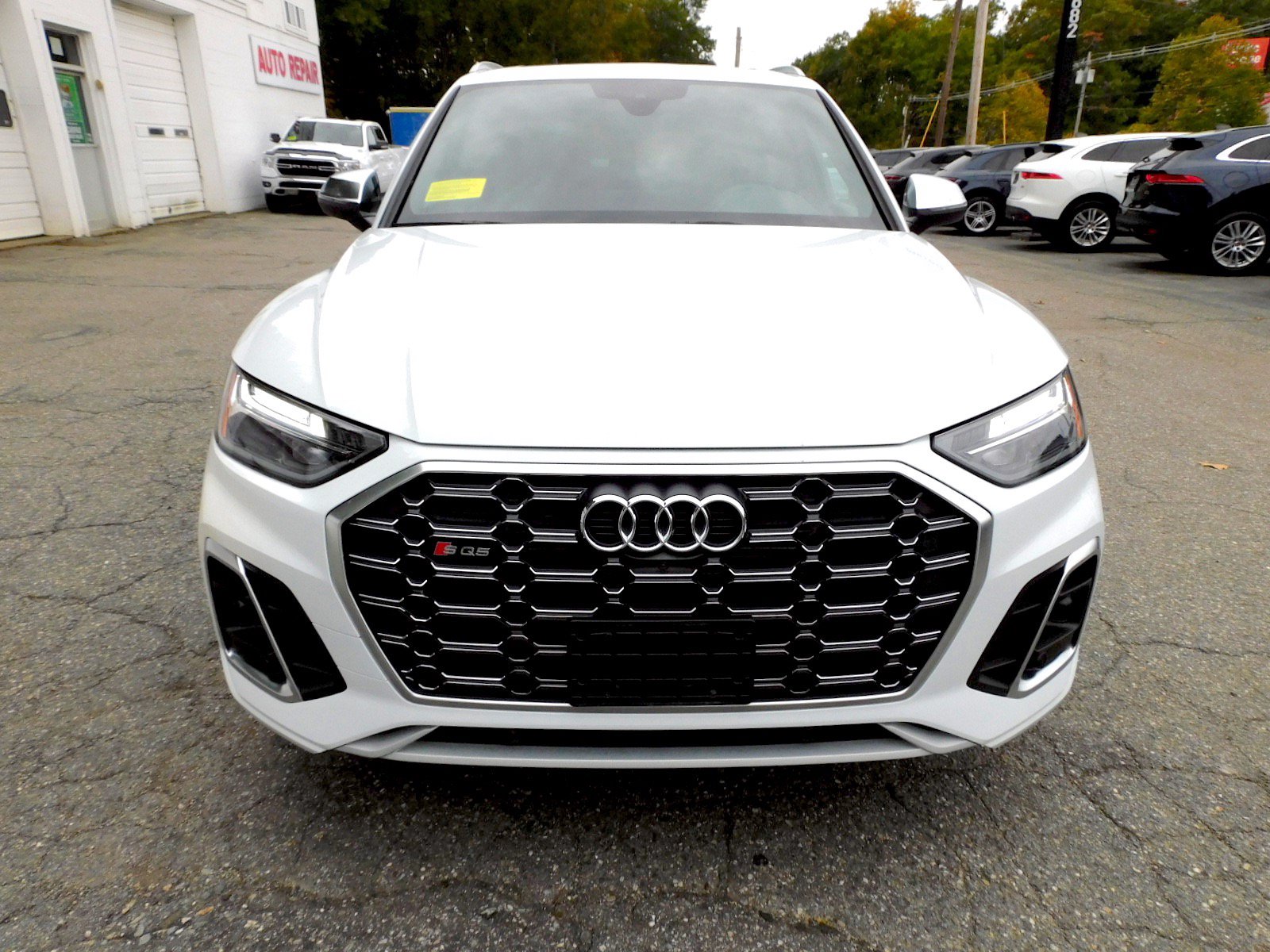 Used 2021 Audi SQ5 Premium Plus w/ Premium Plus Package AWD/4WD image 8
