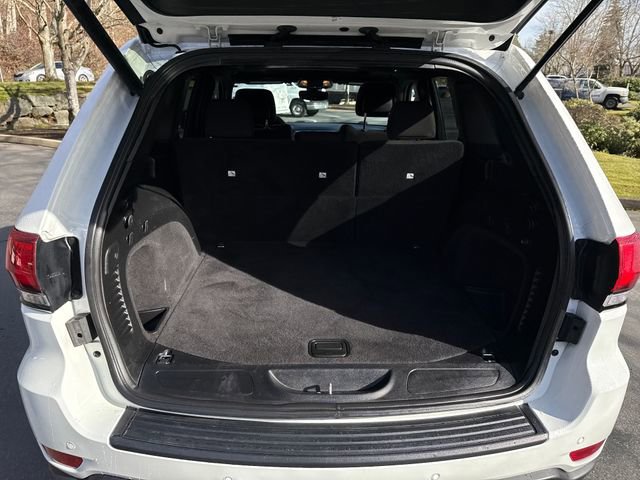 Used 2019 Jeep Grand Cherokee Laredo AWD/4WD image 12