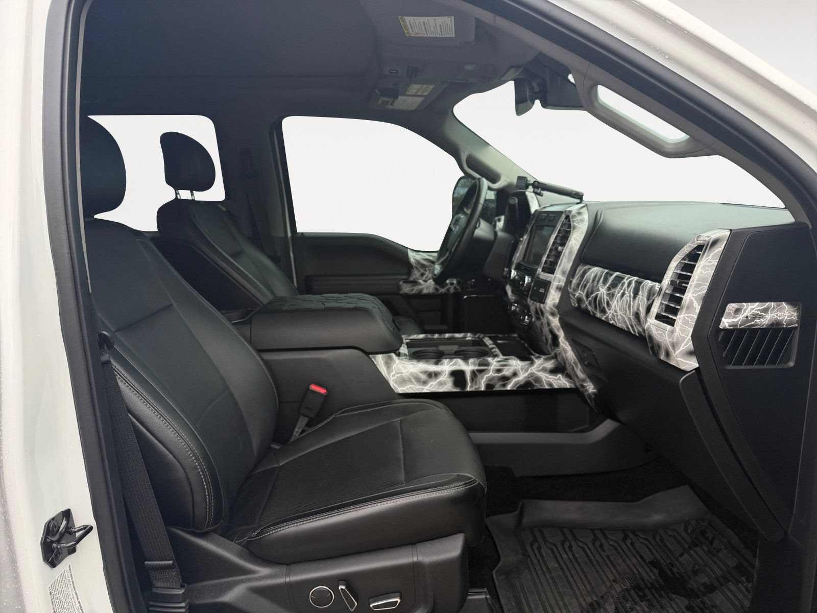 Used 2017 Ford F350 Lariat w/ Lariat Ultimate Package AWD/4WD image 15