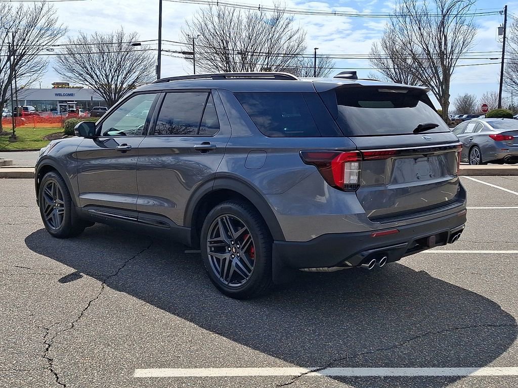 Used 2025 Ford Explorer ST image 7