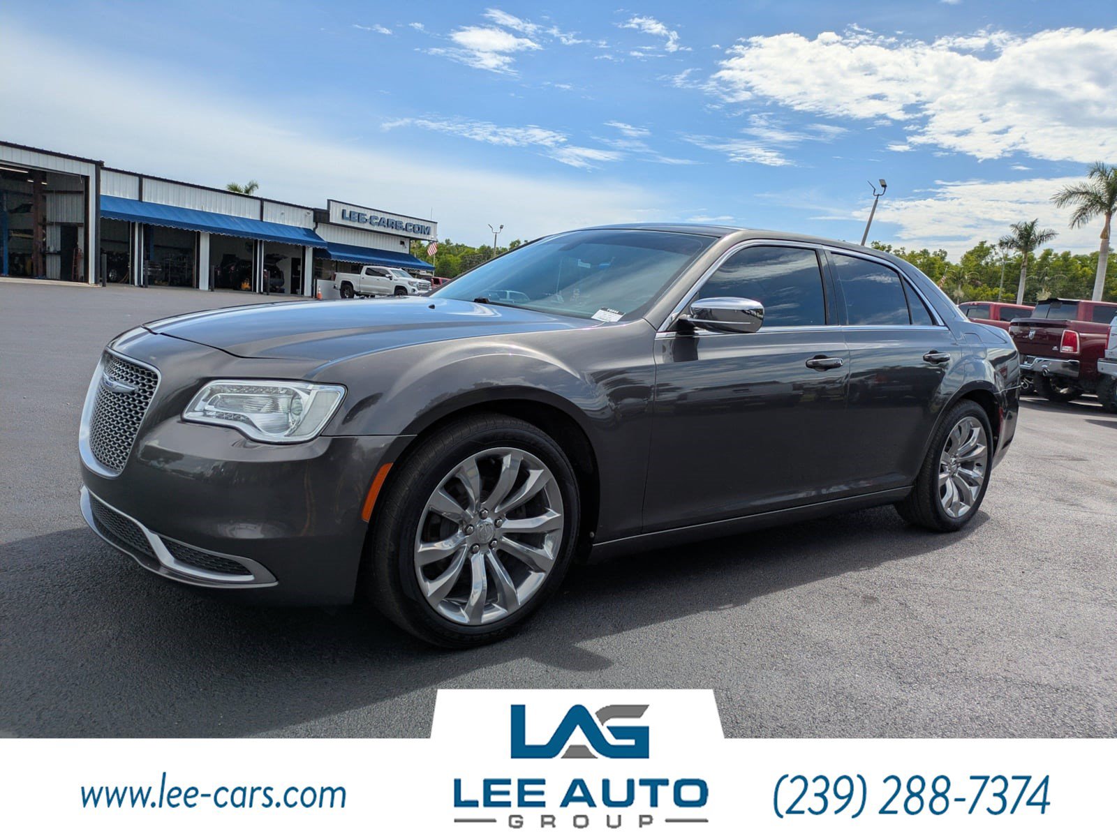 Used 2019 Chrysler 300 Touring w/ Chrome Appearance Package RWD image 7