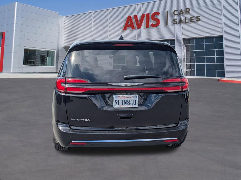 Used 2025 Chrysler Pacifica Select FWD image 7
