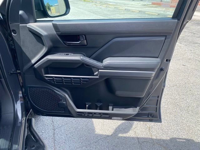 Certified 2024 Toyota Tacoma SR5 AWD/4WD image 19