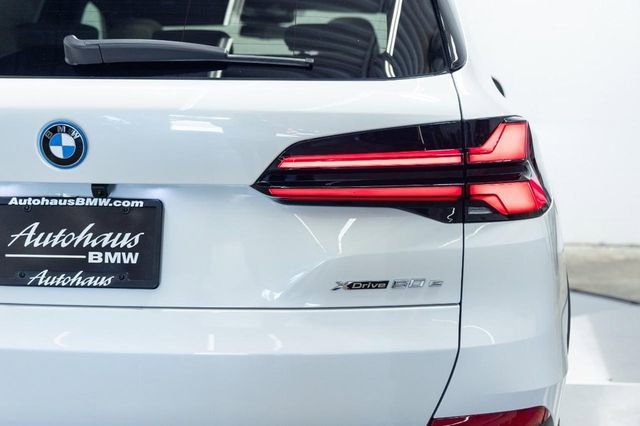 New 2026 BMW X5 xDrive50e image 11