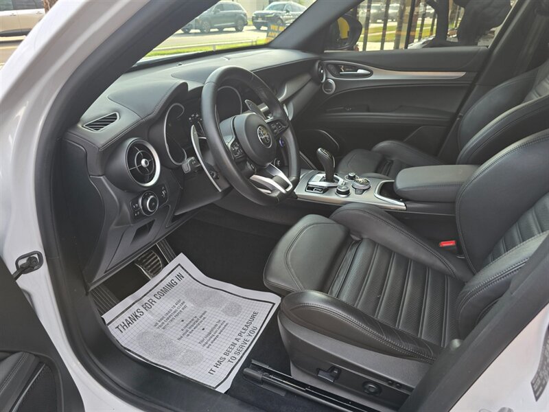 Used 2023 Alfa Romeo Stelvio Veloce AWD/4WD image 12