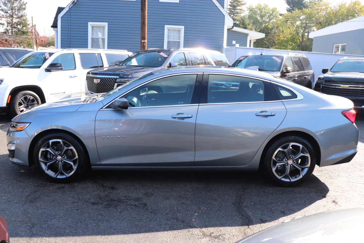 Used 2024 Chevrolet Malibu LT image 2