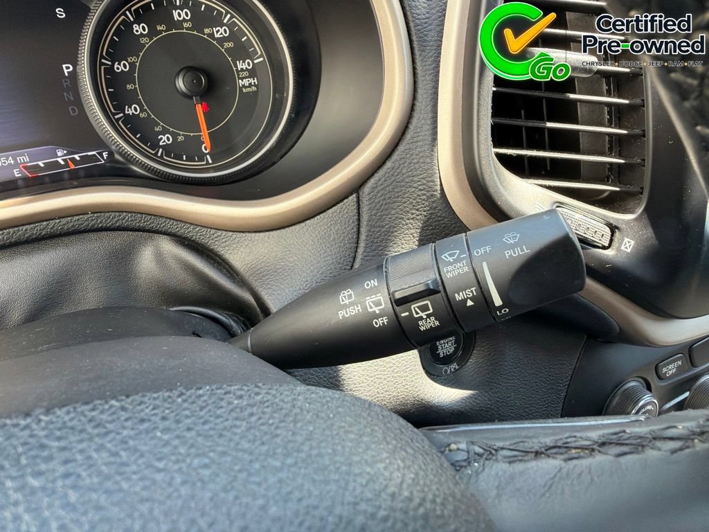 Certified 2018 Jeep Cherokee Limited FWD image 65