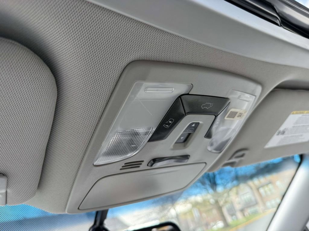 Used 2016 Toyota Sienna XLE w/ XLE Navigation Package image 25