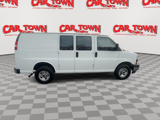 Used 2023 GMC Savana 2500 w/ Driver Convenience Package image 9