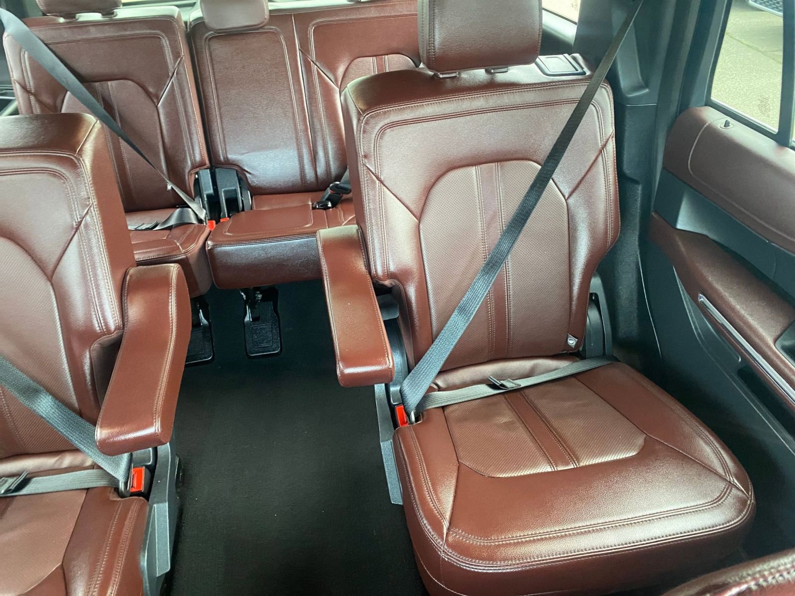 Used 2024 Ford Expedition Limited image 42