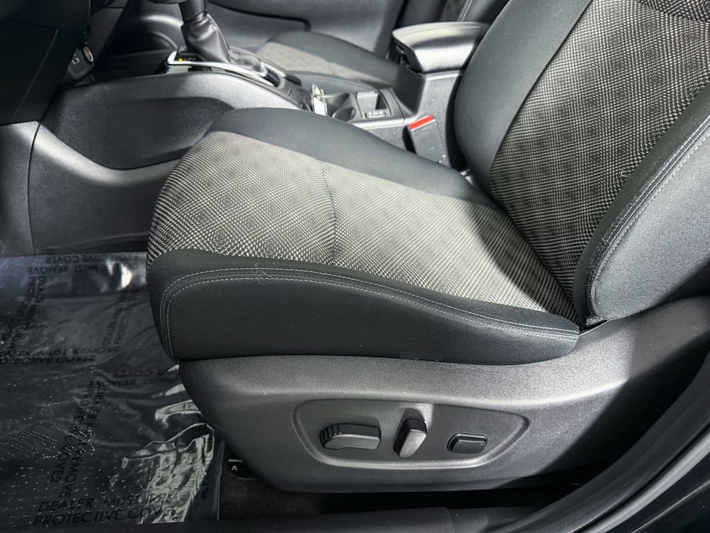 Certified 2022 Nissan Rogue Sport SV image 27
