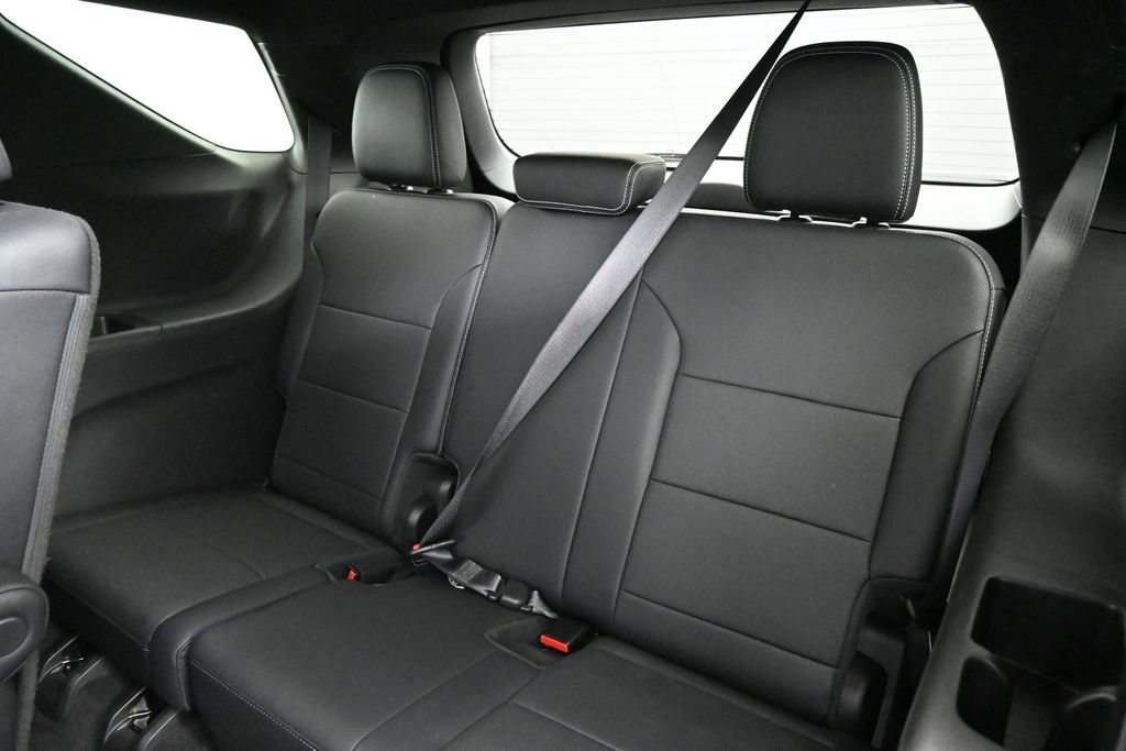 Used 2025 Chevrolet Traverse LT AWD/4WD image 19