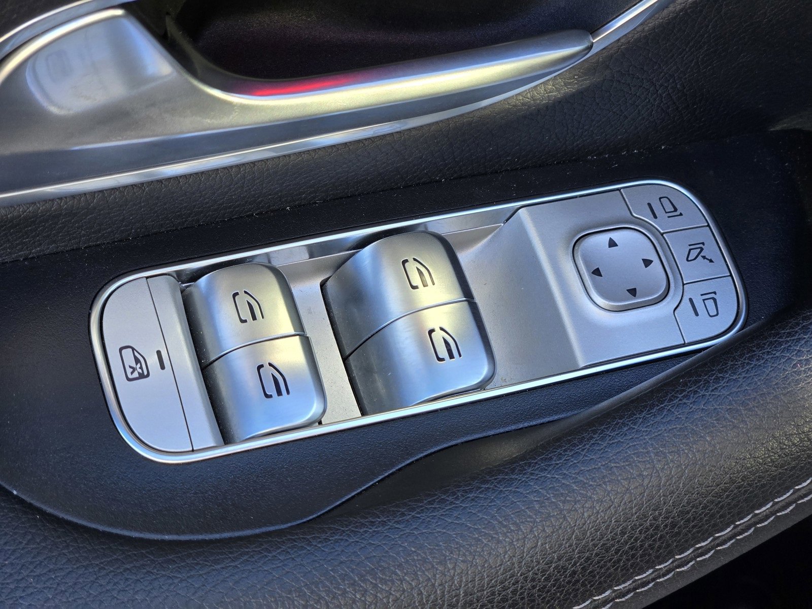 Used 2024 Mercedes-Benz GLS 450 4MATIC image 15