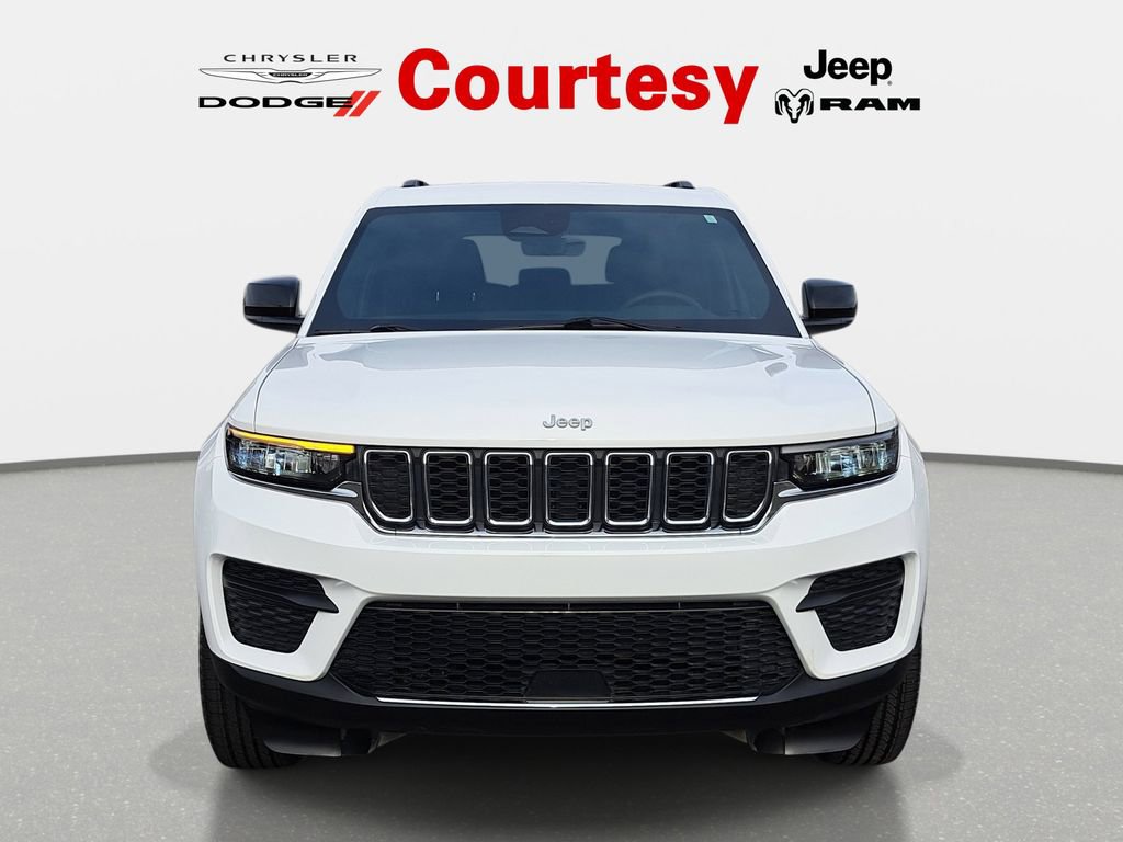 Used 2025 Jeep Grand Cherokee Laredo w/ Luxury Tech Group I image 7