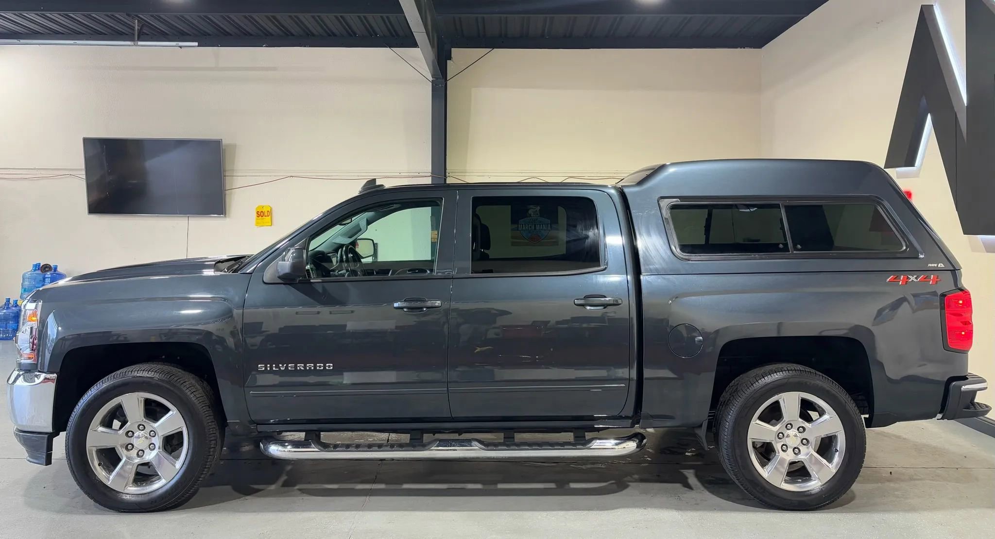 Used 2018 Chevrolet Silverado 1500 LT w/ All Star Edition AWD/4WD image 5